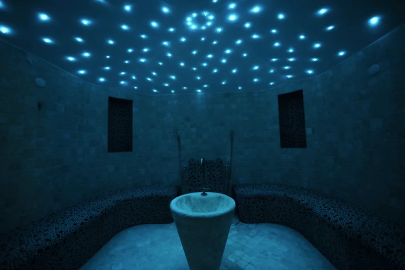 Piscine Spa - Sala Per La Cromoterapia Con Luci A Led Sul Soffitto
