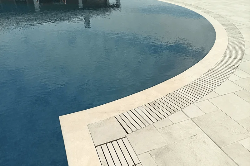 PiscineSpa - Piscine con sistema bordo a sfioro - Quartu Sant'Elena Cagliari Sardegna